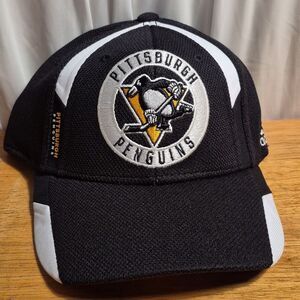 Adidas Pittsburgh Penguins L/XL Stretchfit Hat - New